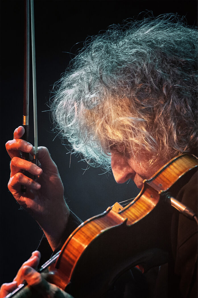 Angelo Branduardi, Foto di Adolfo Ranise Angelo Branduardi, Foto di Adolfo Ranise