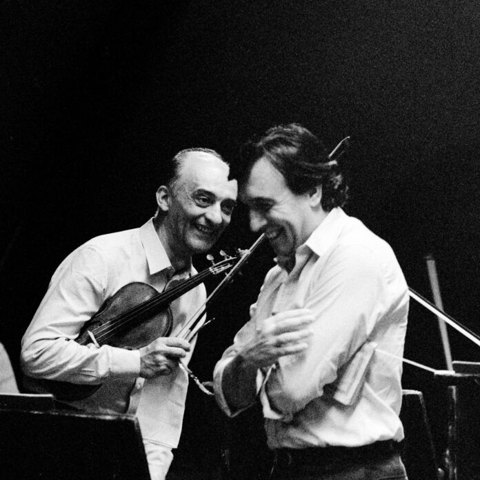 Franco Fantini nel 1981 prove Messa di Requiem con Claudio Abbado 33186LMNph Lelli e Masotti © Teatro alla Scala Franco Fantini nel 1981 prove Messa di Requiem con Claudio Abbado 33186LMNph Lelli e Masotti © Teatro alla Scala