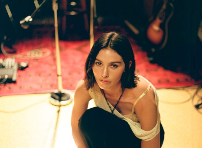 Gracie Abrams, ph Abby Waisler