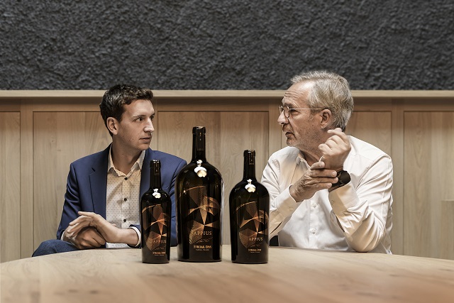 Da destra, Hans Terzer e Jakob Gasser di Cantina San Michele Appiano Da destra, Hans Terzer e Jakob Gasser di Cantina San Michele Appiano