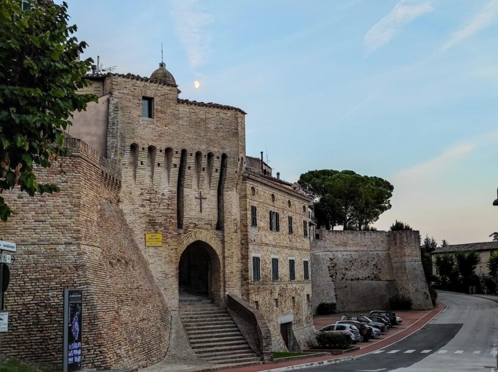 Il borgo di Serra de Conti