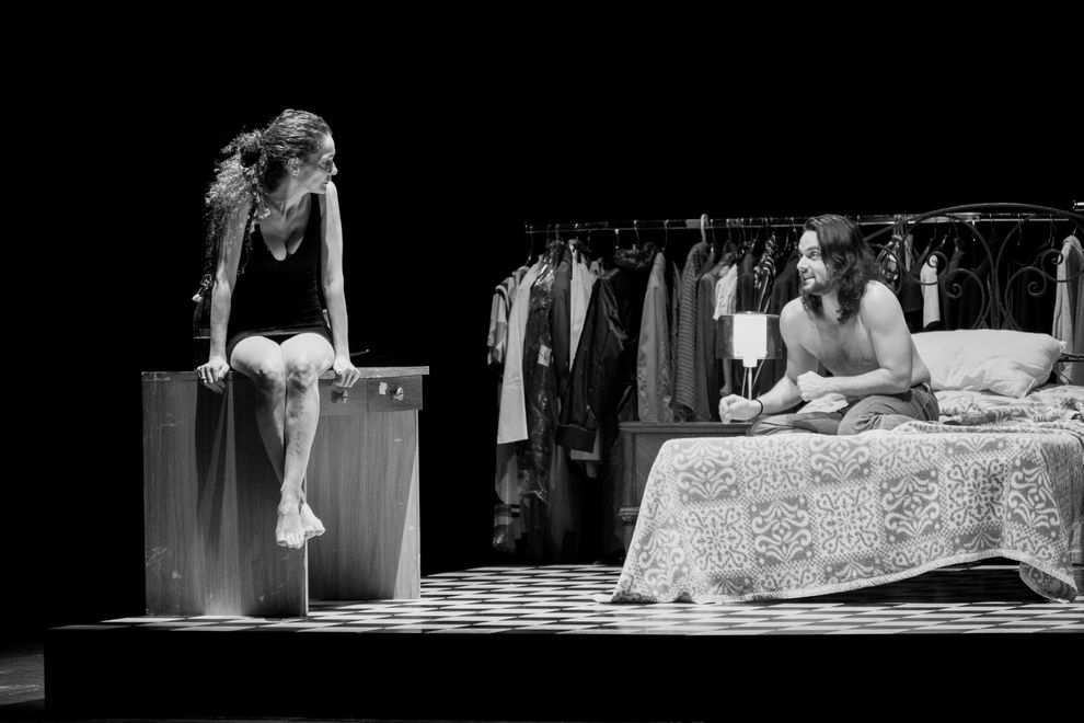 Simona Cavallari in scena